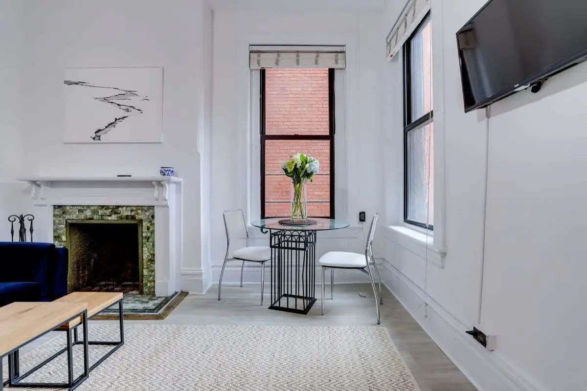 Sojourn on R | Studio | Pets welcome