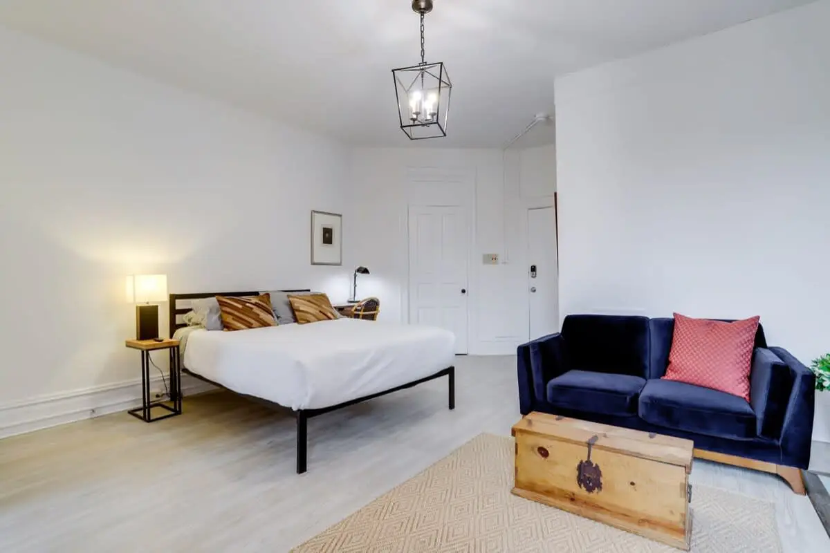 Sojourn on R | Studio | Pets Welcome
