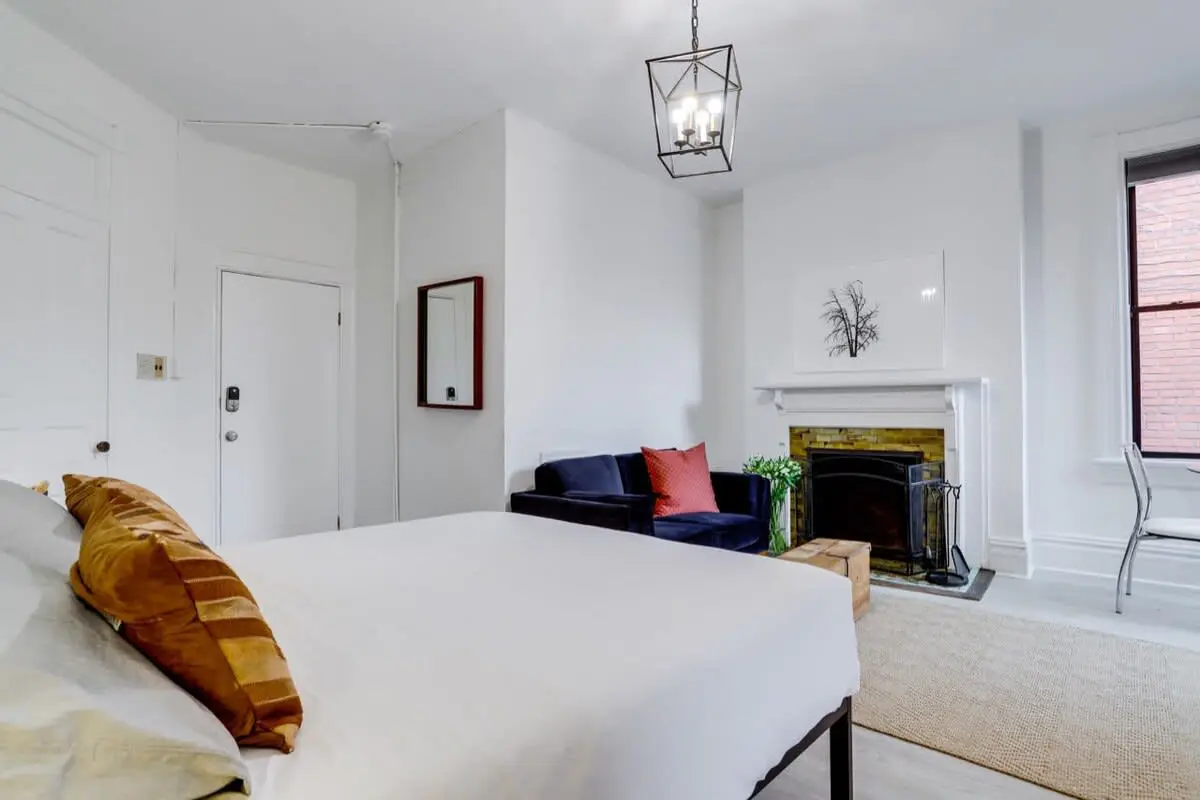 Sojourn on R | Studio | Pets Welcome
