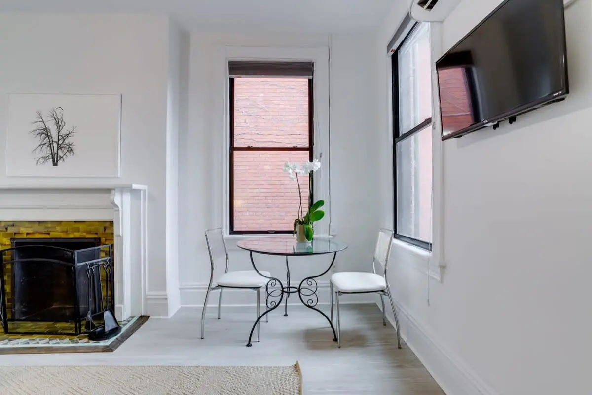 Sojourn on R | Studio | Pets Welcome
