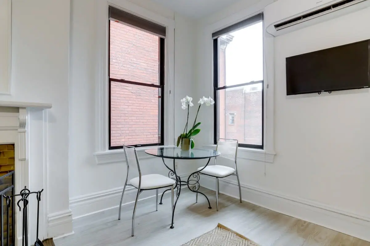 Sojourn on R | Studio | Pets Welcome