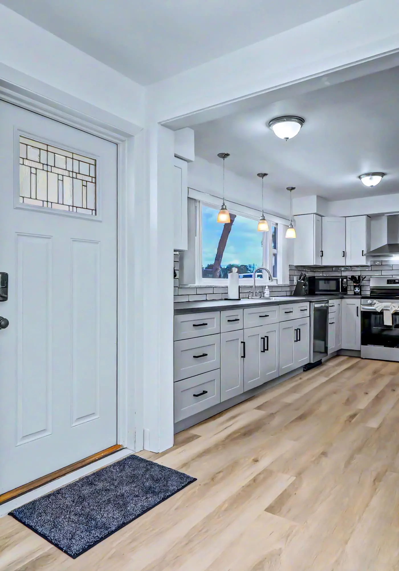 Coastal Escape Near Beaches & Downtown