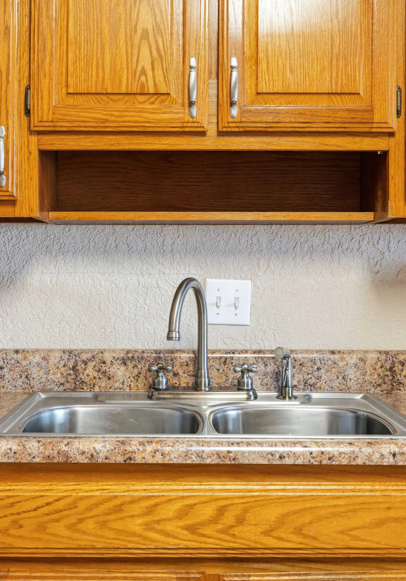 Waterfront Views & Beach Access - pet friendly
