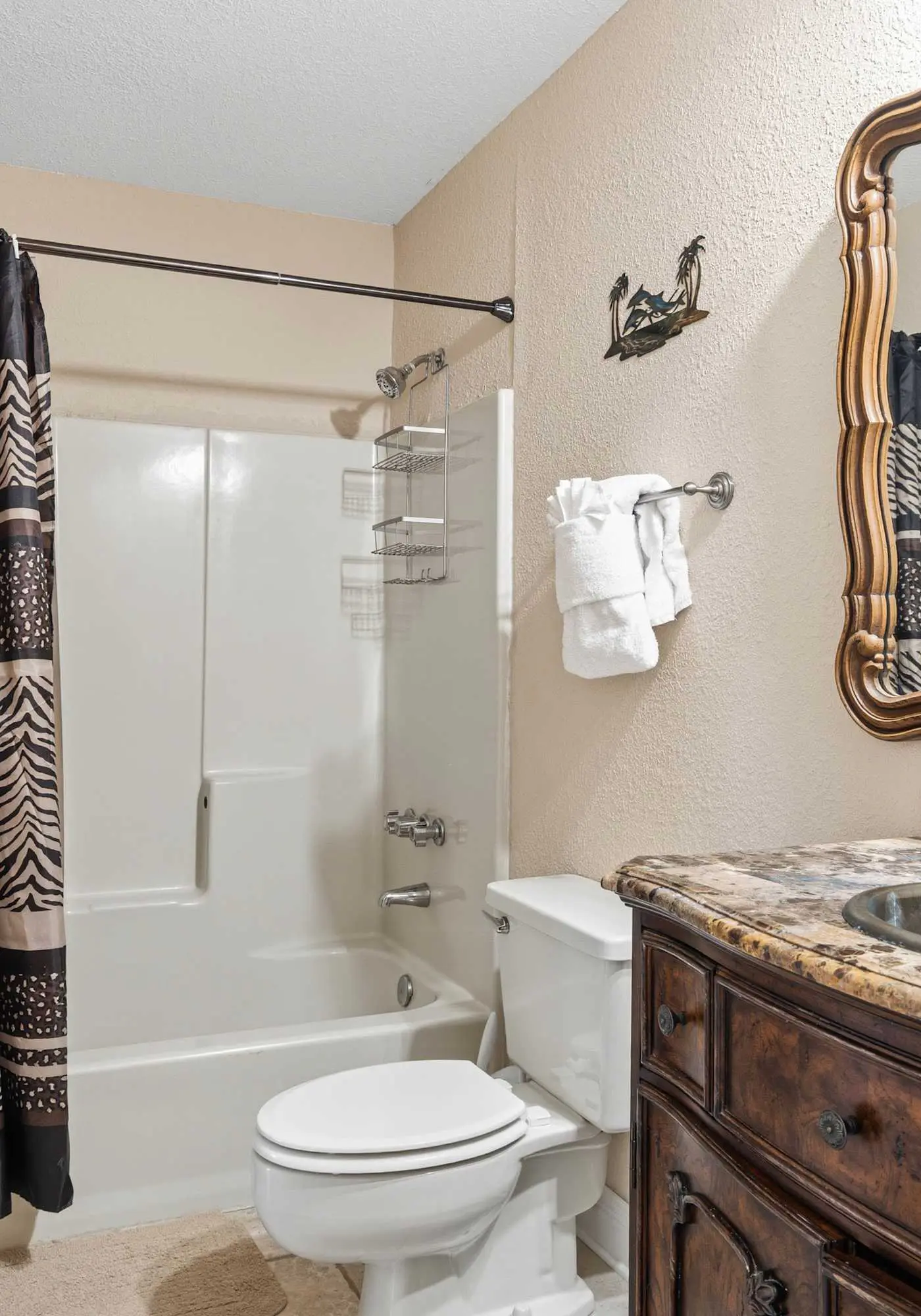 Waterfront Views & Beach Access - pet friendly