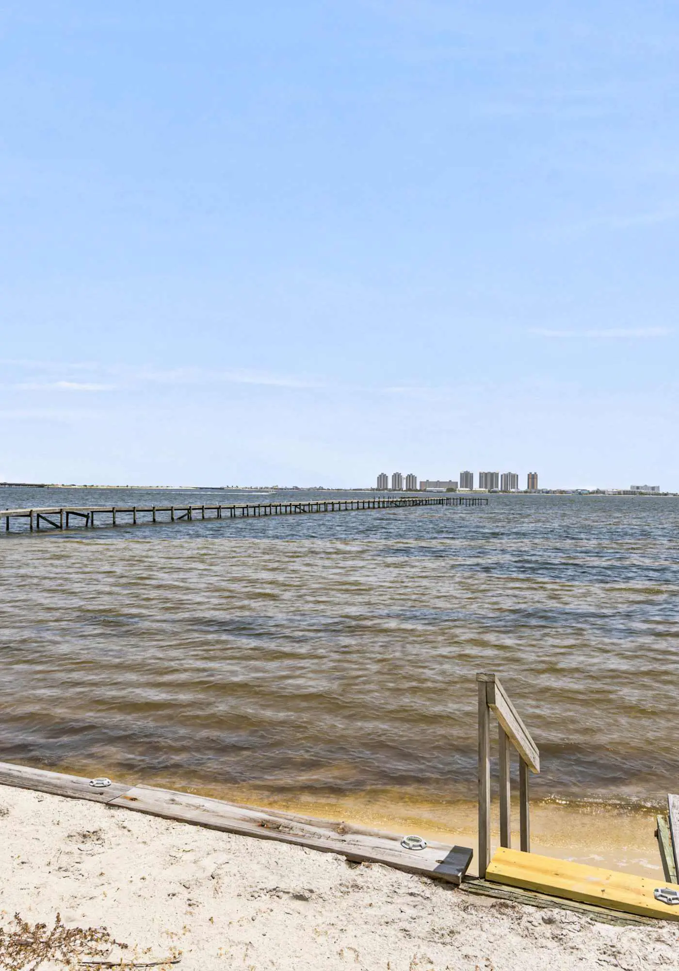 Waterfront Views & Beach Access - pet friendly
