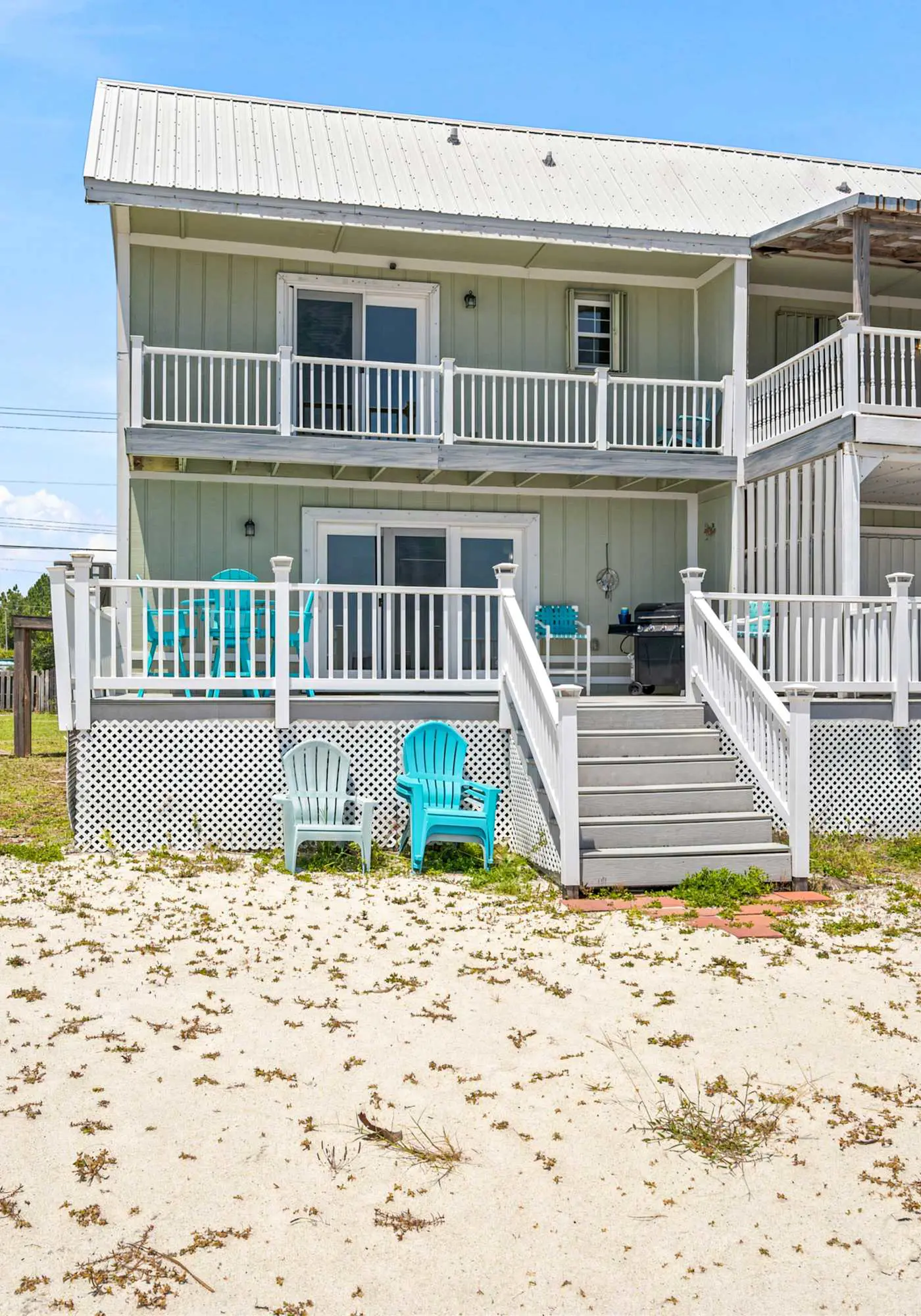 Waterfront Views & Beach Access - pet friendly