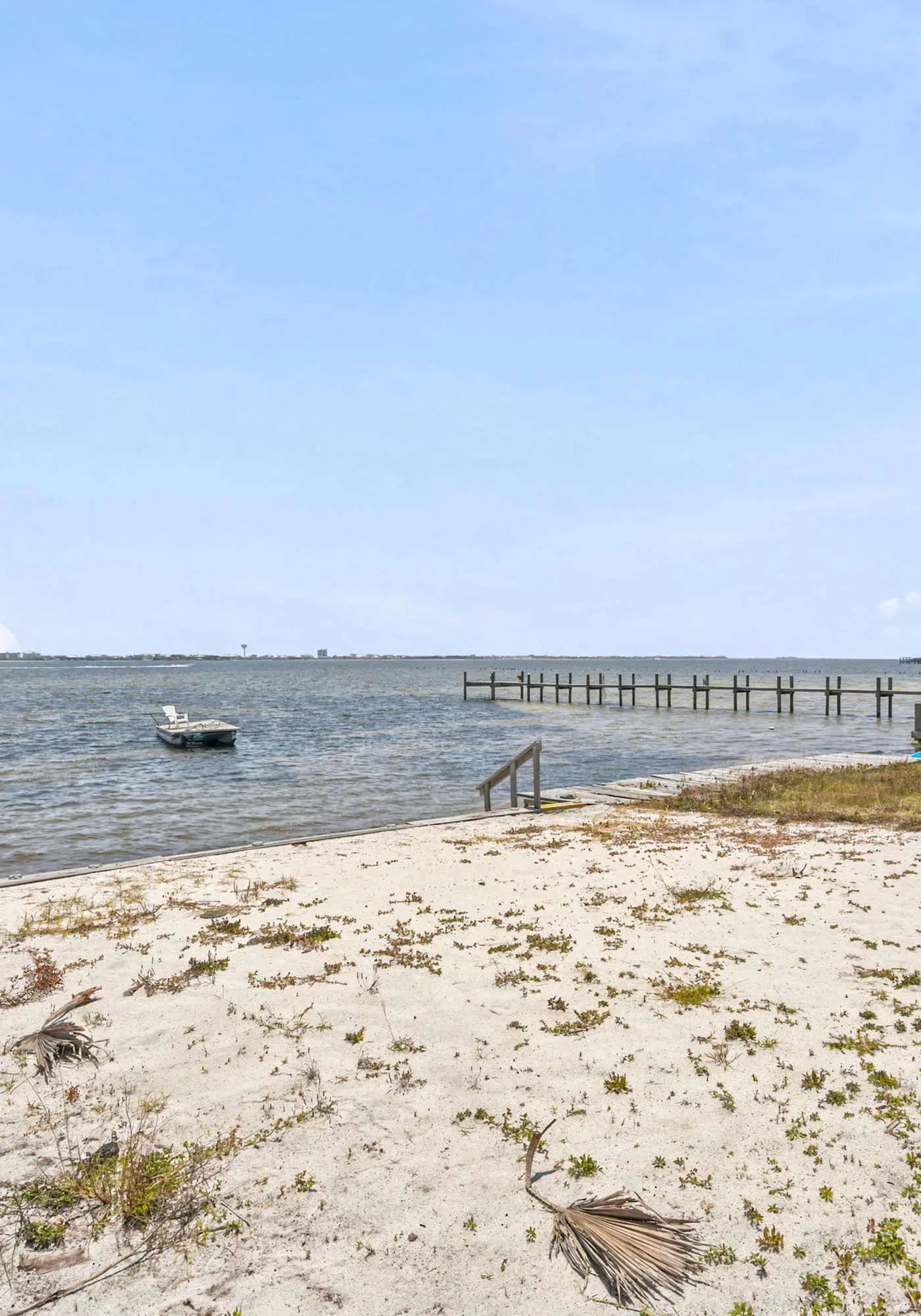 Waterfront Views & Beach Access - pet friendly