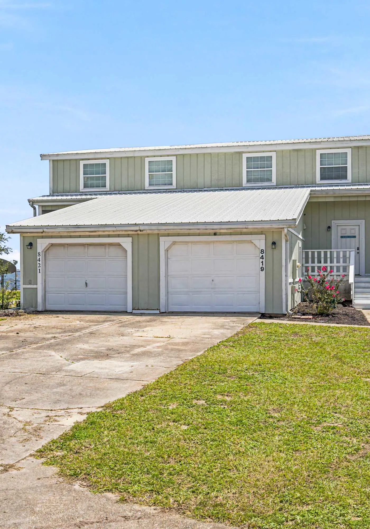 Waterfront Views & Beach Access - pet friendly