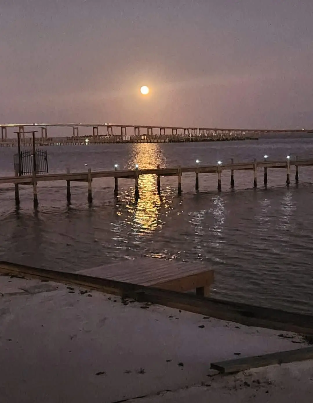 Waterfront Views & Beach Access - pet friendly