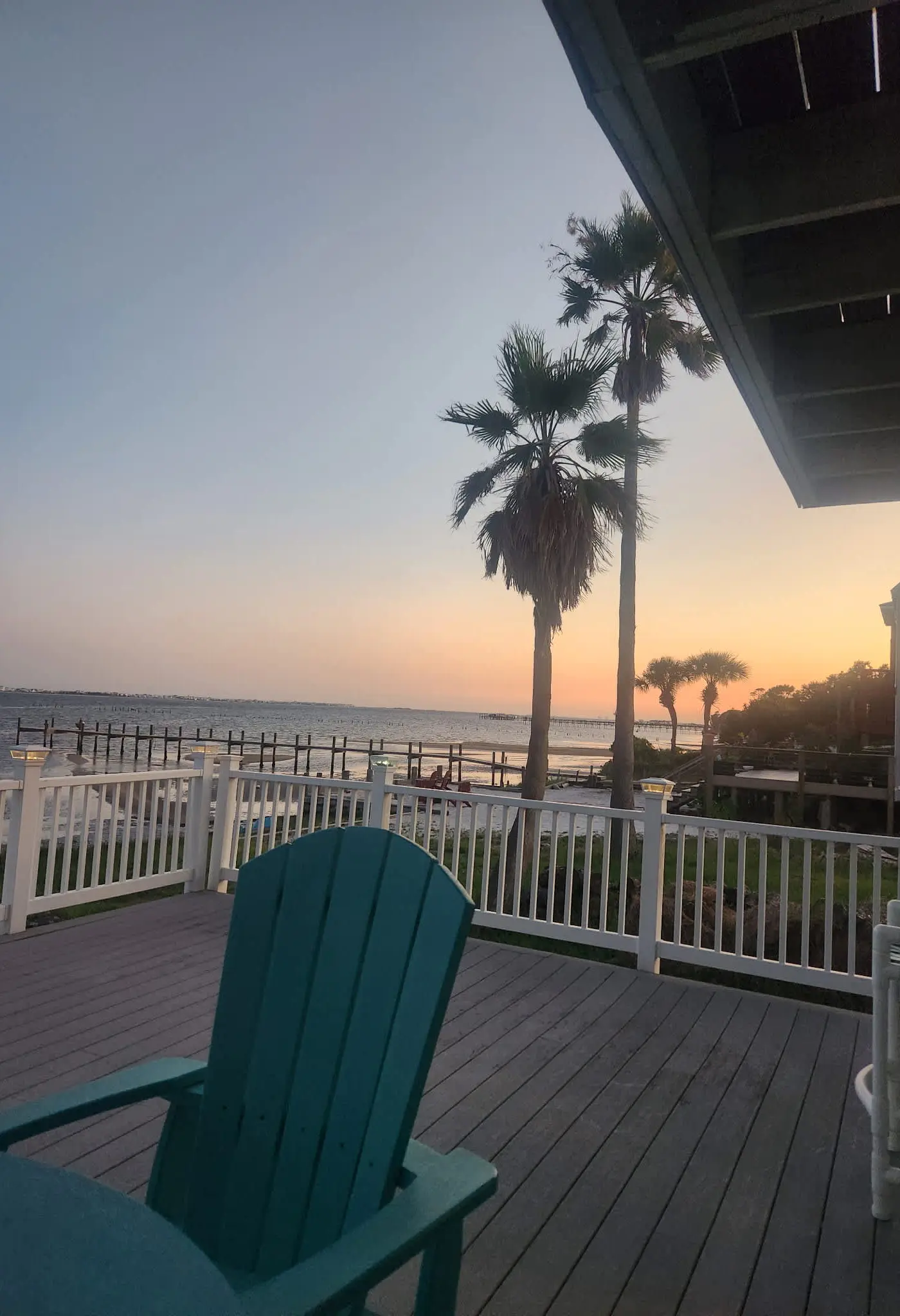 Waterfront Views & Beach Access - pet friendly