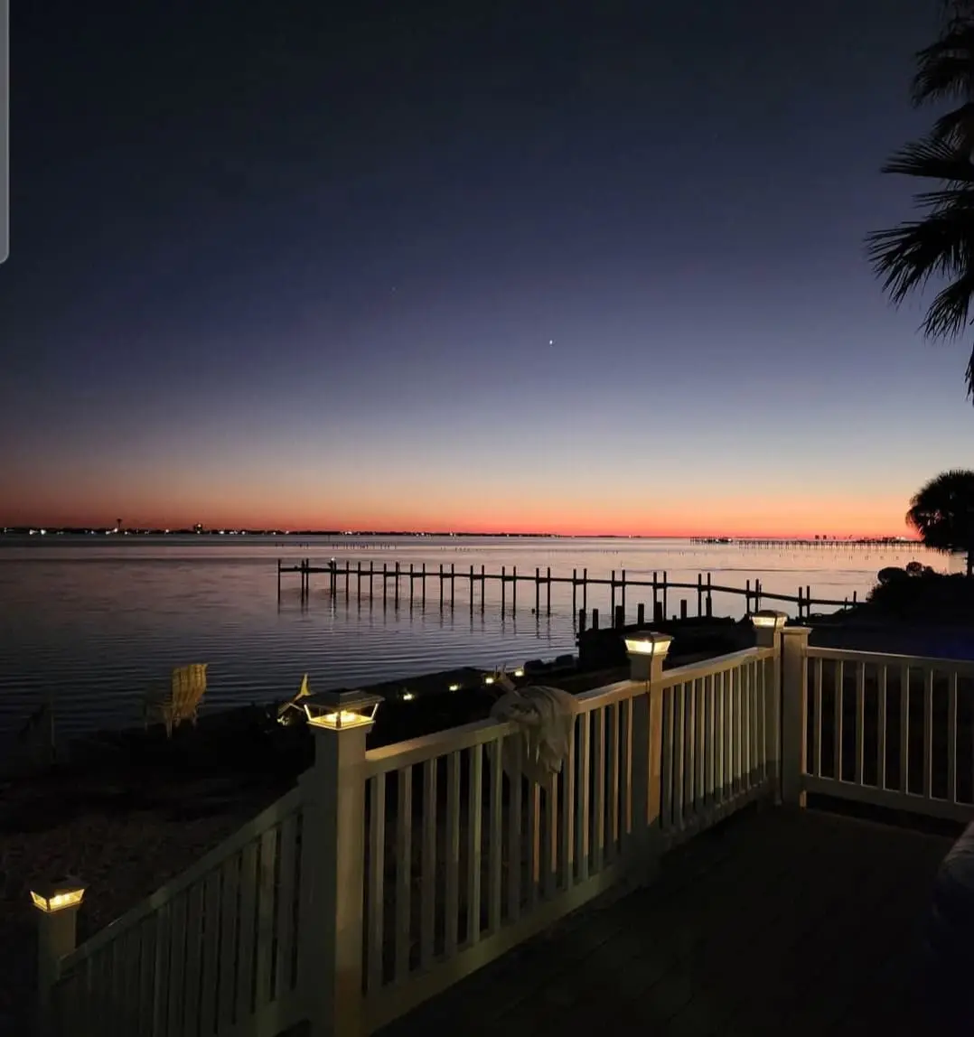 Waterfront Views & Beach Access - pet friendly