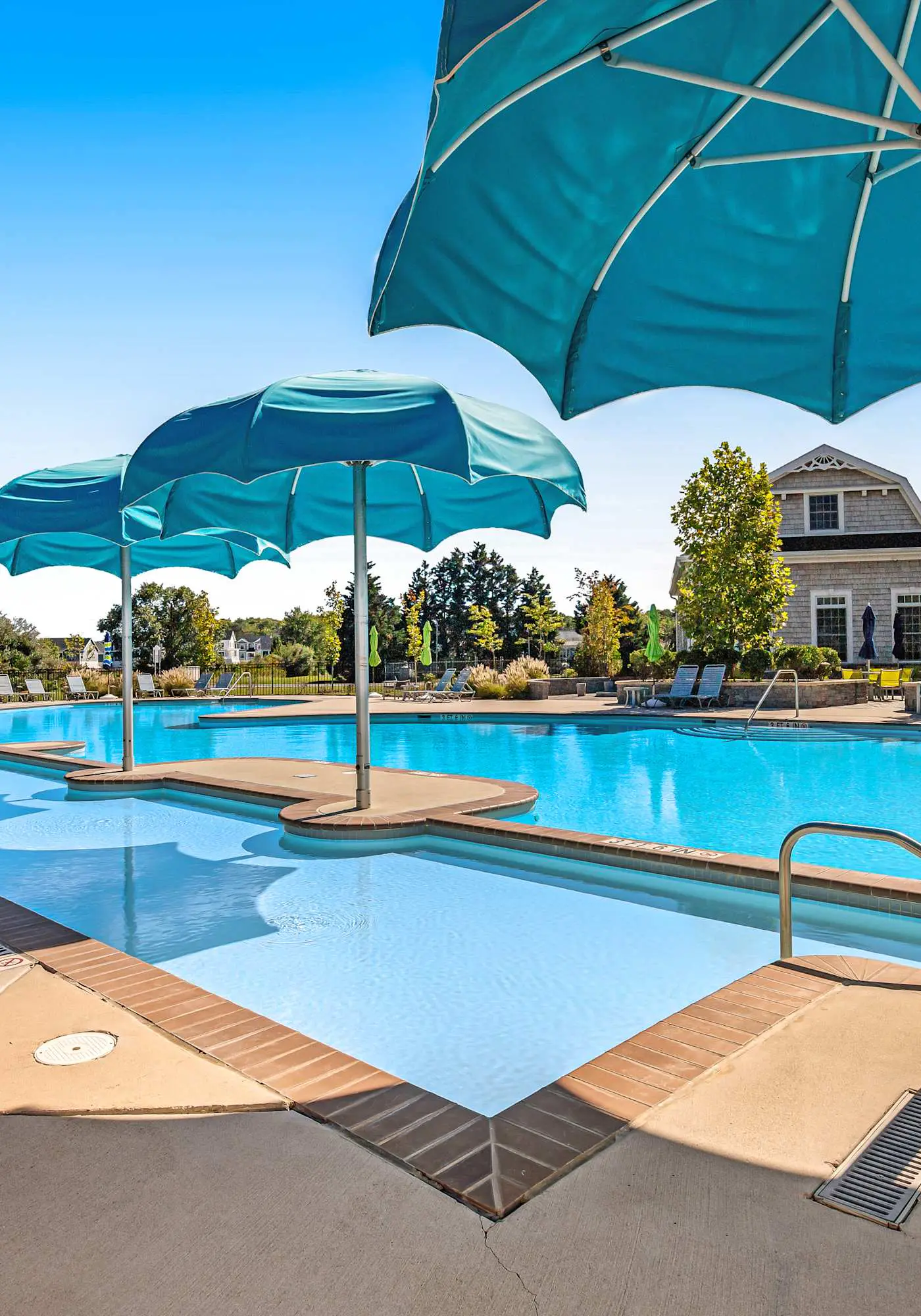 Ocean View Beach Club - 18 Middlesex Dr