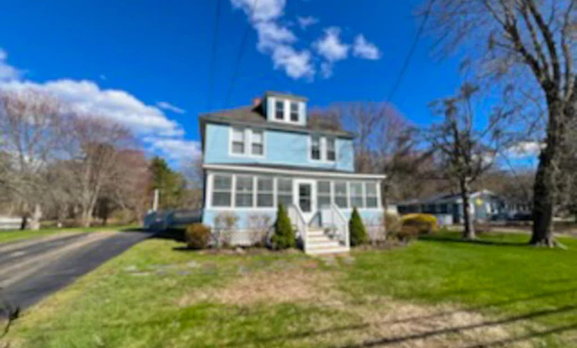 Newly updated Old Orchard Family Retreat: near Beach & attractions, large yard