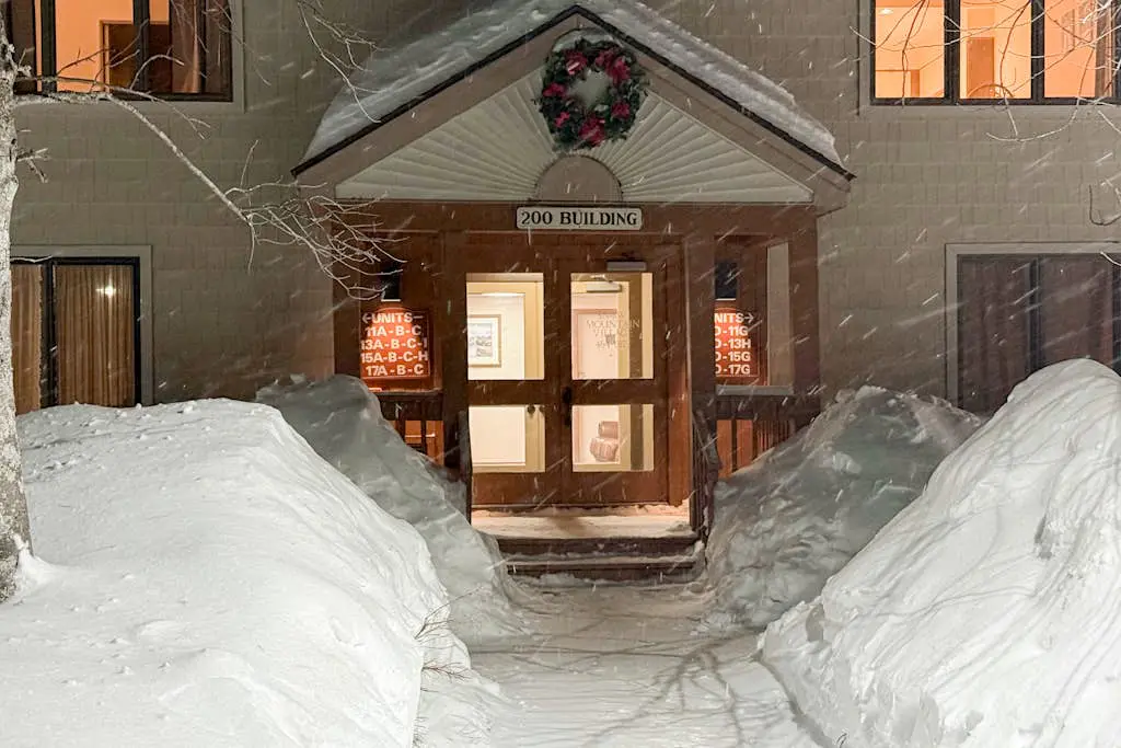 Traveler's Rest Snow Mountain Village