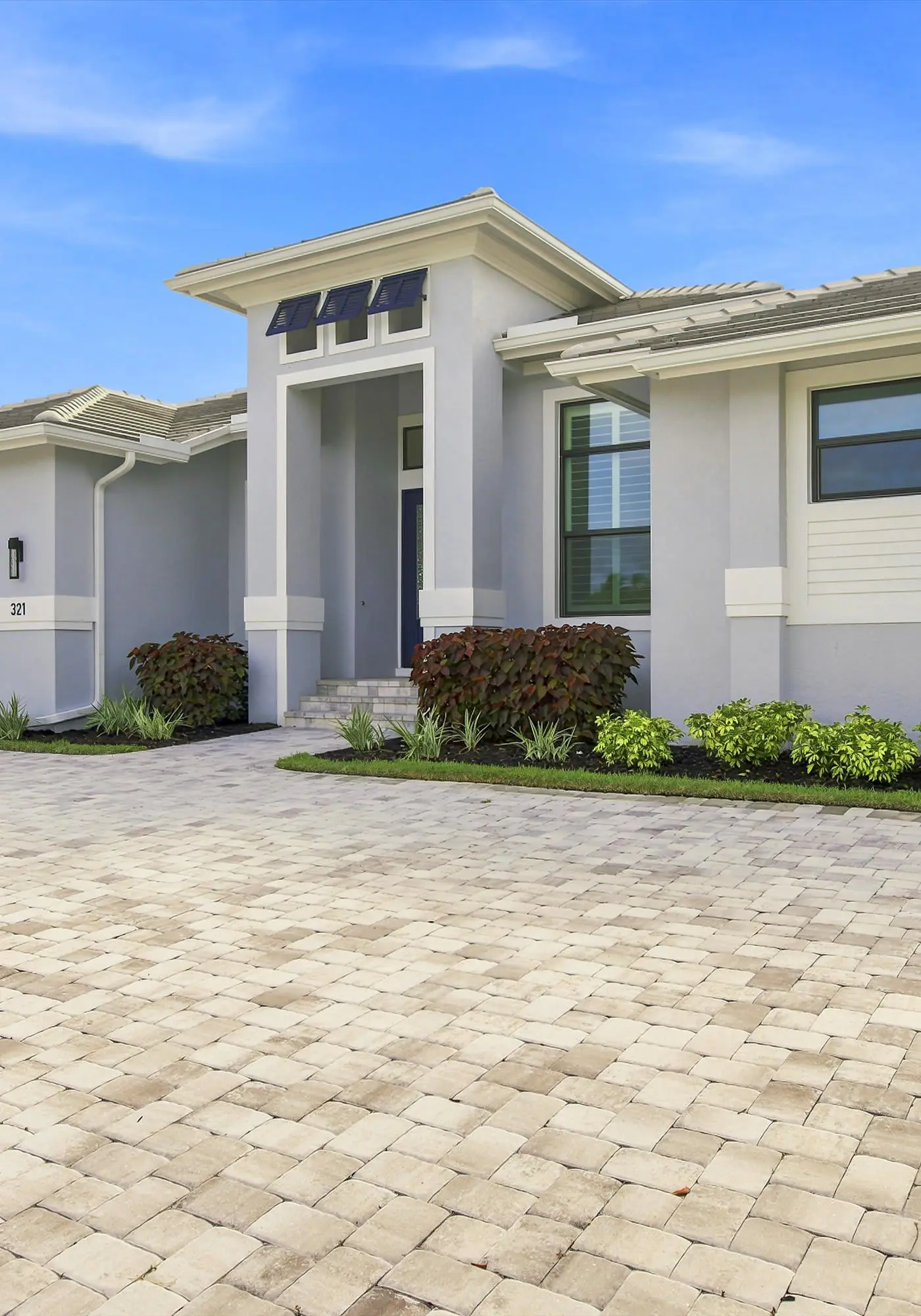 Gorgeous 3 Bedroom Marco Island Home with Private Pool and Outdoor Kitchen