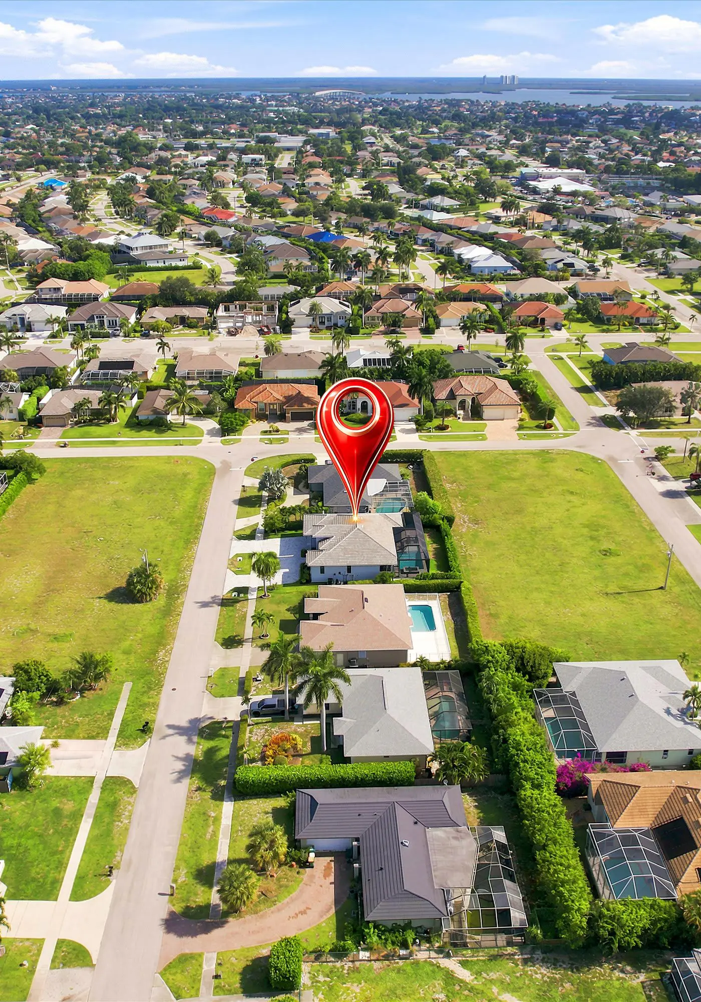 Gorgeous 3 Bedroom Marco Island Home with Private Pool and Outdoor Kitchen
