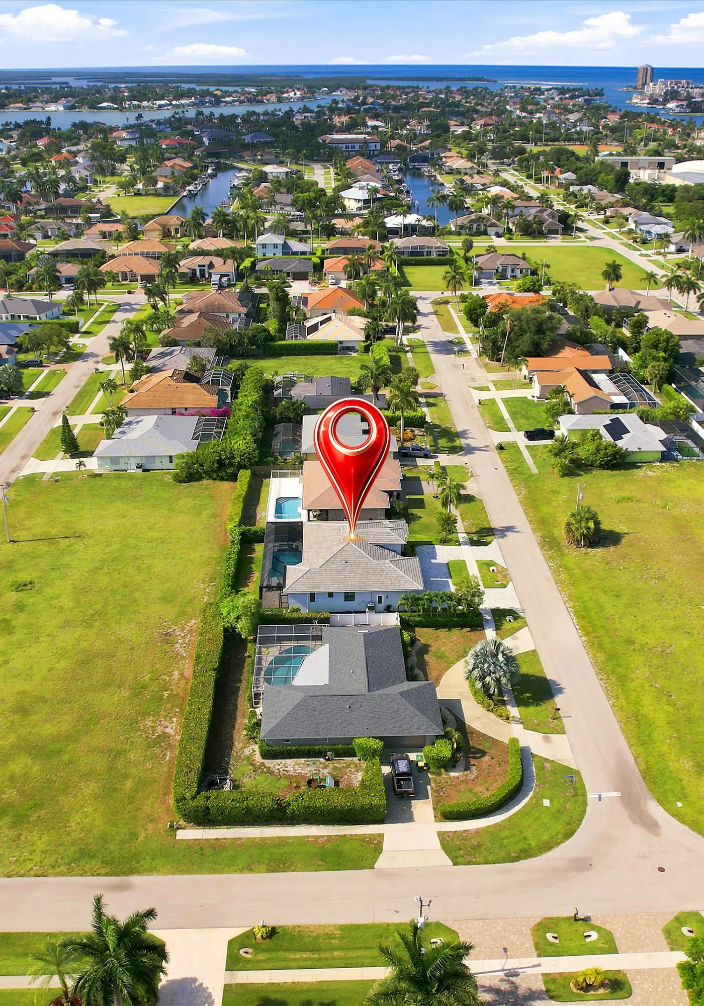 Gorgeous 3 Bedroom Marco Island Home with Private Pool and Outdoor Kitchen