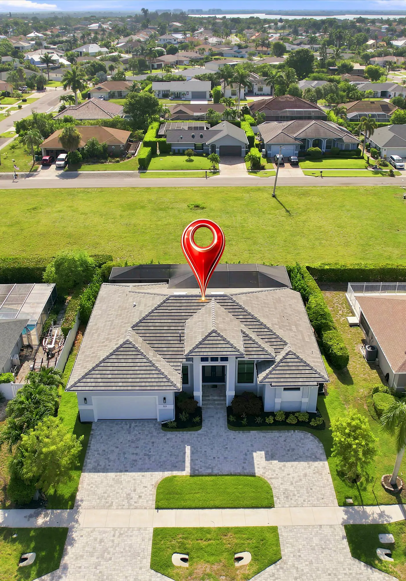 Gorgeous 3 Bedroom Marco Island Home with Private Pool and Outdoor Kitchen