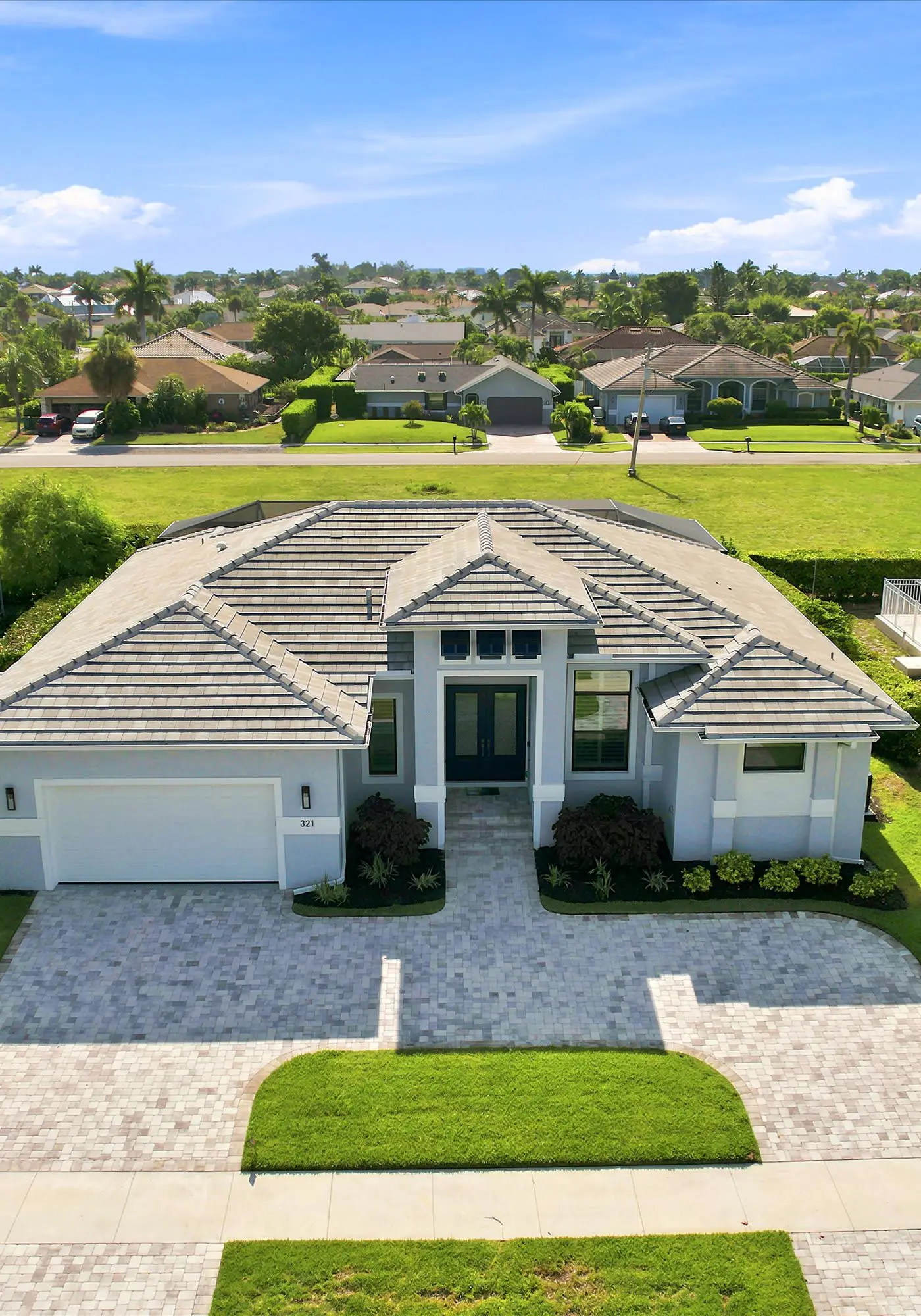 Gorgeous 3 Bedroom Marco Island Home with Private Pool and Outdoor Kitchen
