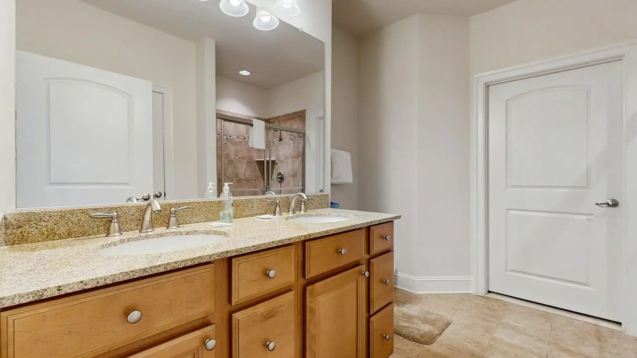 Bayside Resort - 36620 Day Lily Pkwy