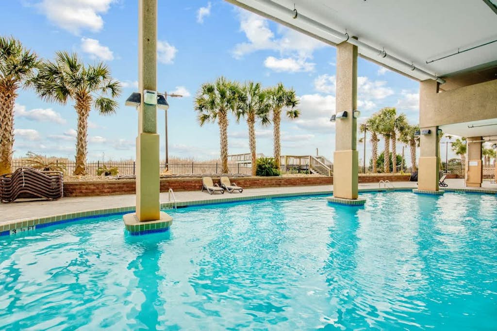 10th-floor oceanfront condo with pool, hot tub, balcony & central AC