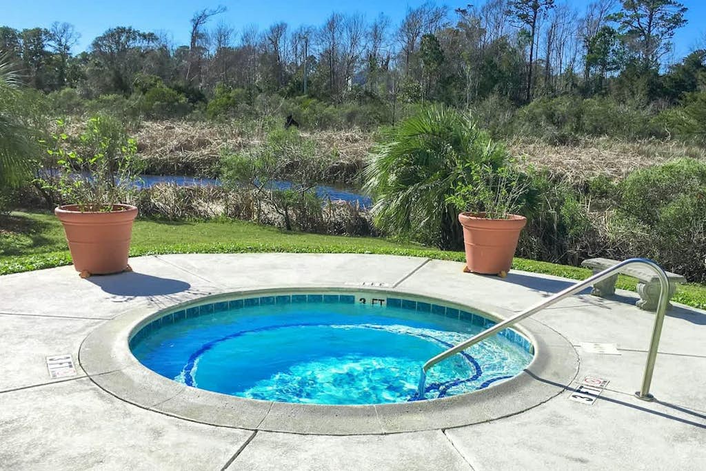 Pristine All-Suite Sea Mark Getaway with Balcony, Pool, Hot Tub & Inlet Views