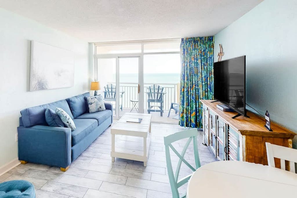 18th floor oceanfront condo with shared pools, hot tubs, ocean view, and wifi