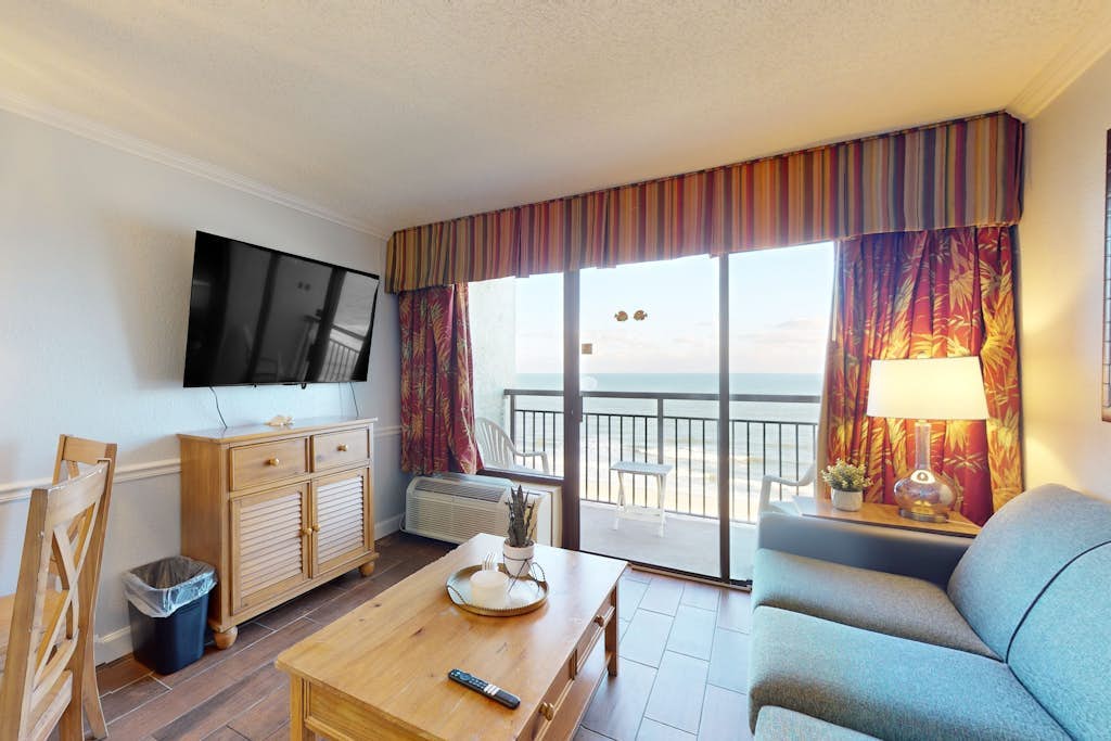 Oceanfront condo with pool, hot tub, lazy river & private balcony