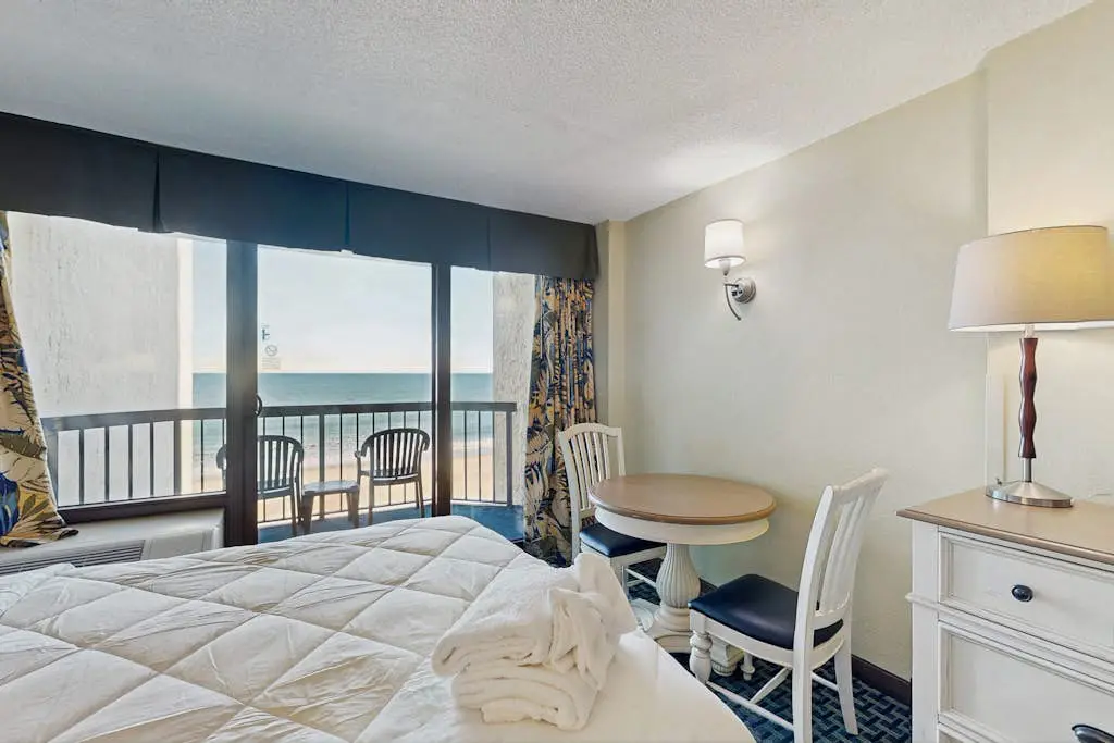Compass Cove 560