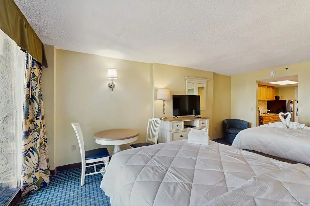Compass Cove 560