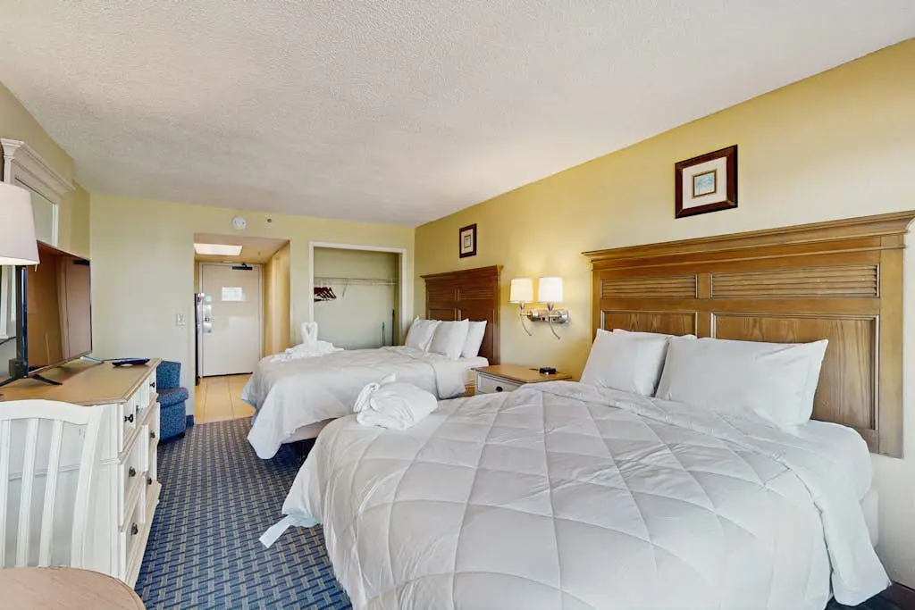 Compass Cove 560