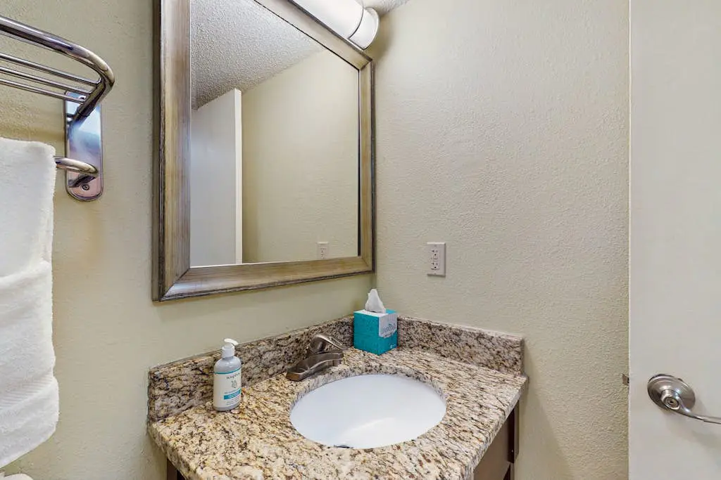 Compass Cove 560