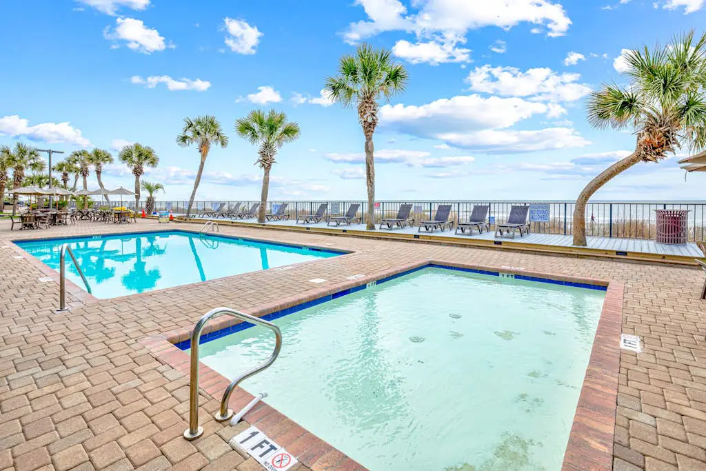 Compass Cove 560