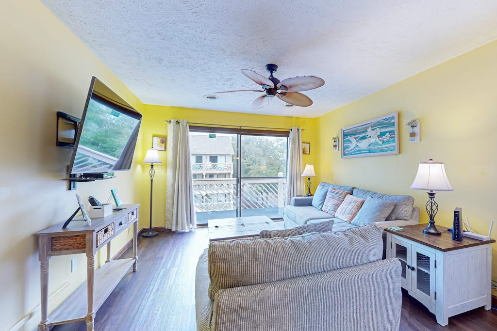Getaway by the sea with pools, hot tub, & grilling area - scenic balcony and AC