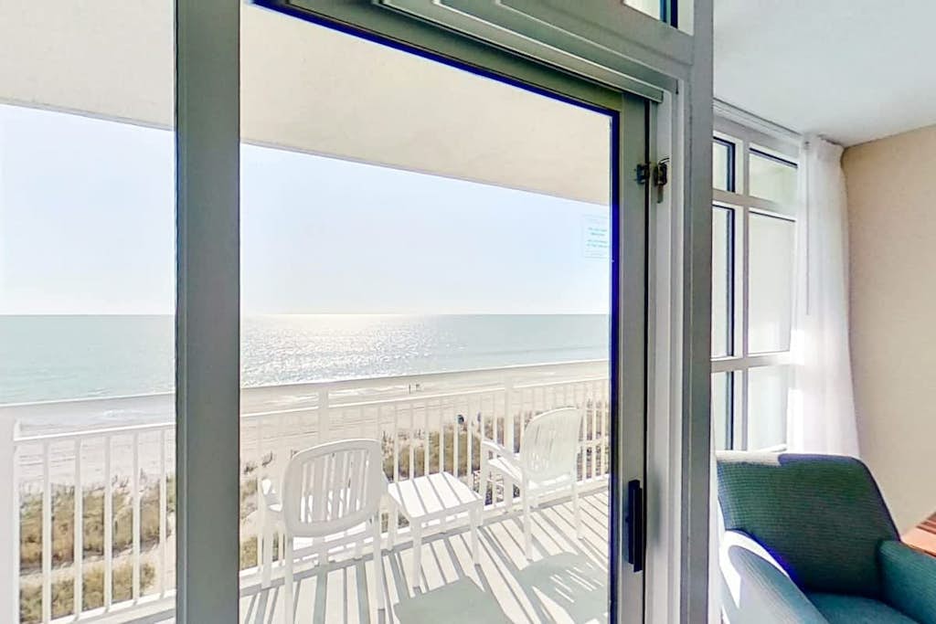5th-floor oceanfront condo with W/D, pool, & hot tub - snowbird-friendly
