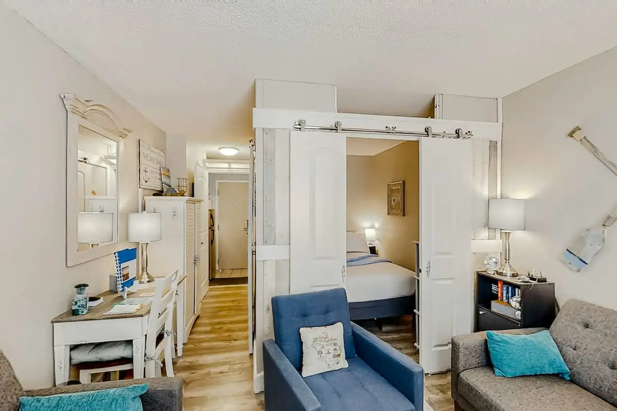 The Sand Shack - Litchfield Inn 251