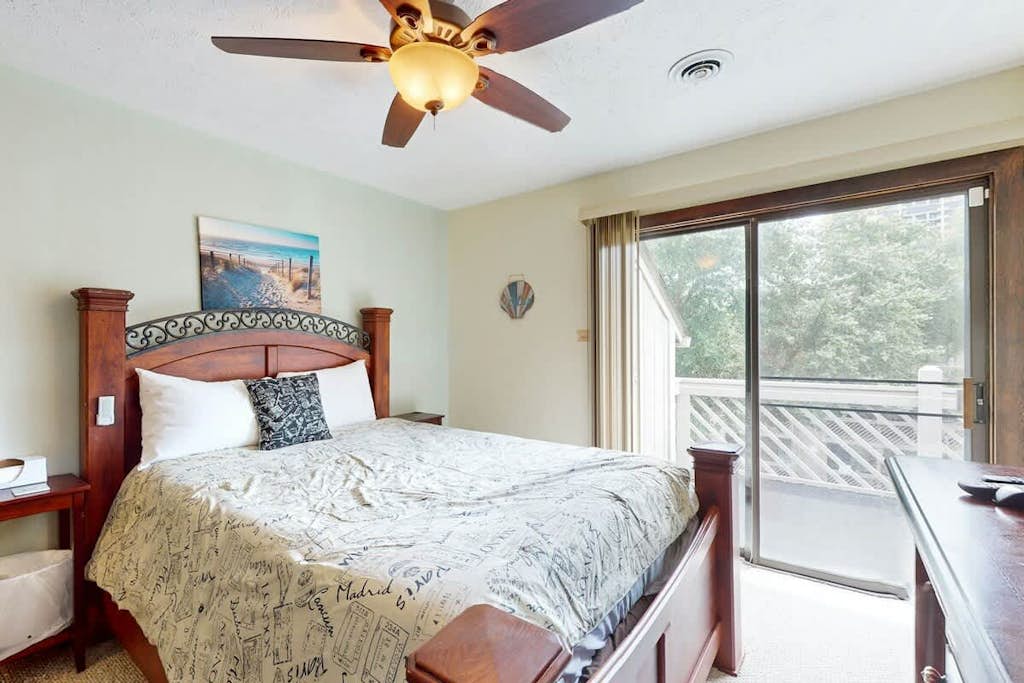 Coastal retreat with indoor/outdoor pools,hot tub and close to Ocean