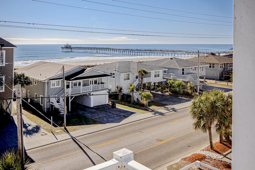 Ocean View Condo near Beach w/Private Balcony, Washer/Dyer, A/C, and Fast WiFi