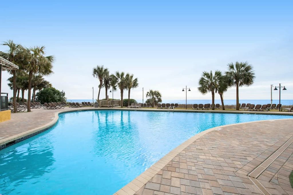 12th-floor ocean-view condo with 2 balconies, pool, hot tub & WiFi