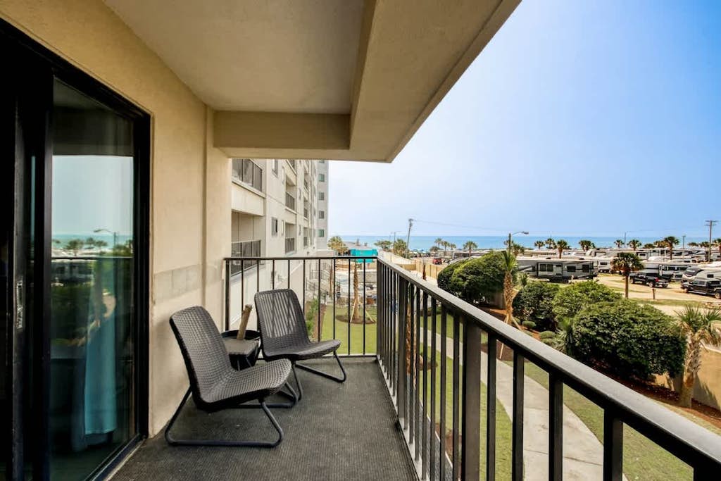 Renaissance Tower oceanfront condo with pools, hot tub & beach access