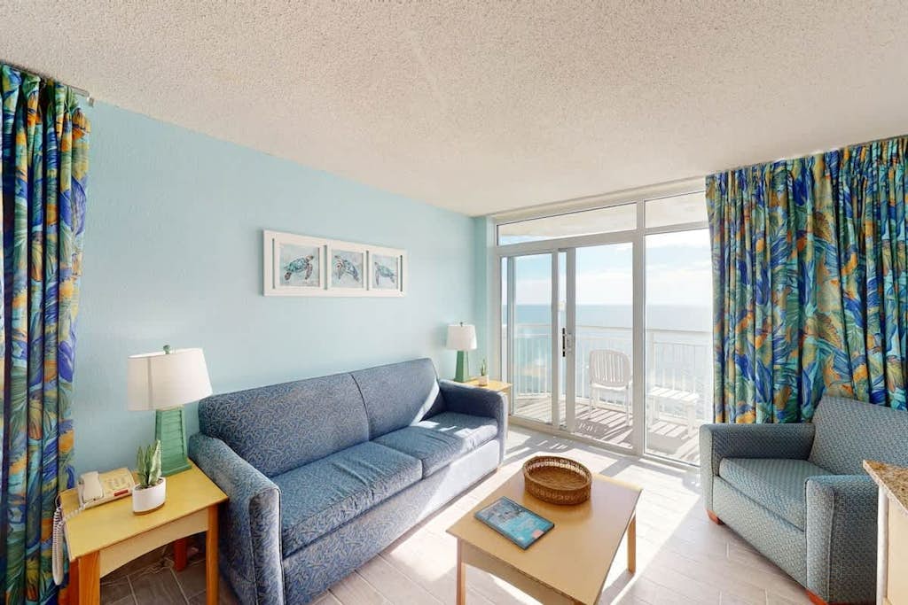 12th-floor condo with amazing ocean views, hot tub, pool, & AC - near shops