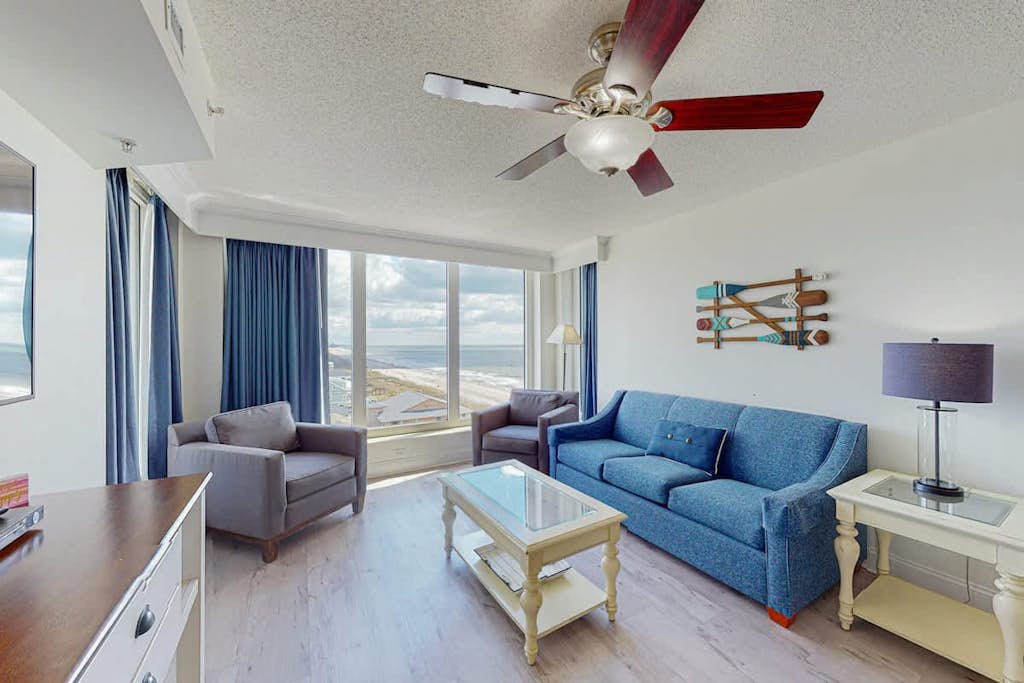 10th floor ocean view condo w/ shared pool, central AC, shared hot tub, balcony
