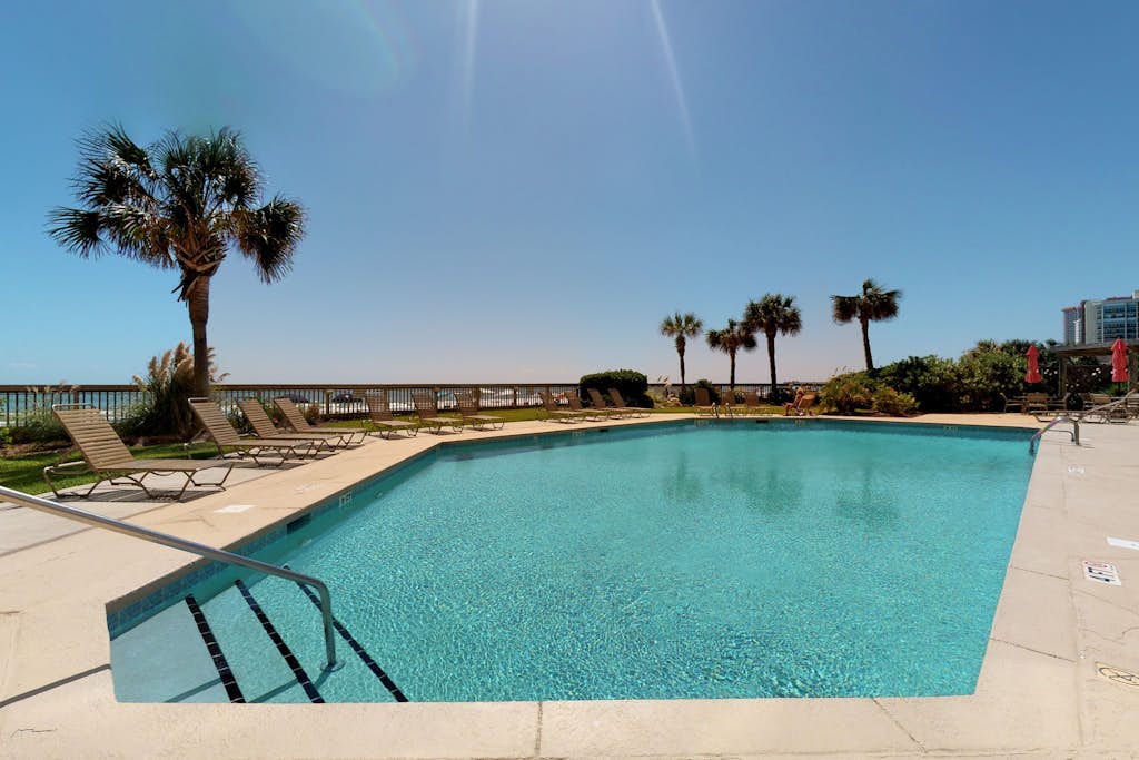 Renovated beachfront condo with pool & ocean views - snowbird-friendly