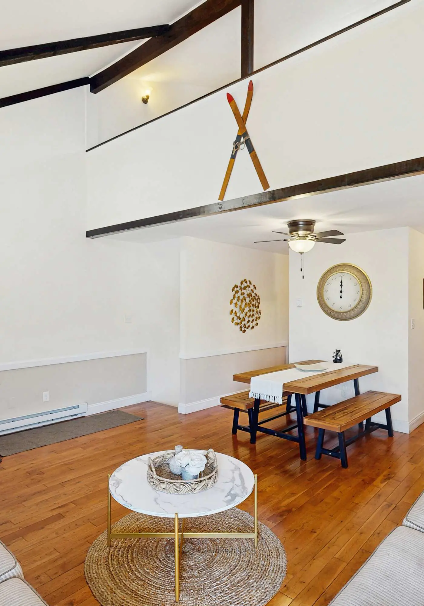 Cozy 3BR Condo- Indoor Pool- Near Ski & Waterpark