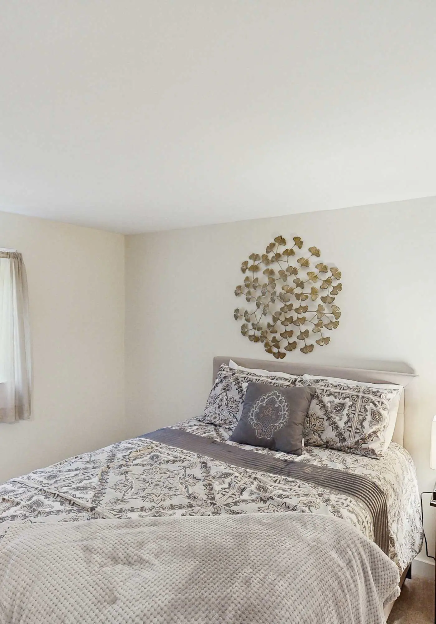 Cozy 3BR Condo- Indoor Pool- Near Ski & Waterpark