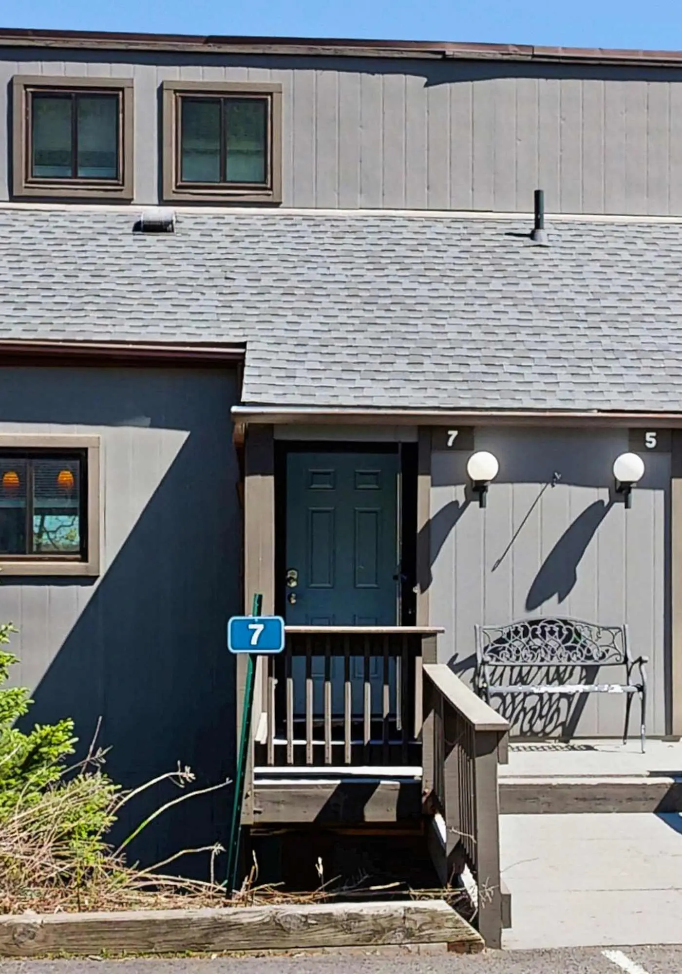 Cozy 3BR Condo- Indoor Pool- Near Ski & Waterpark