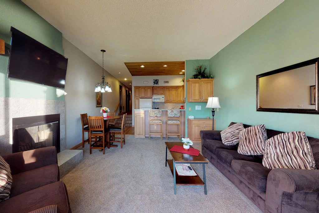 Lake Chelan Shores - Waterfront Gem #11-3