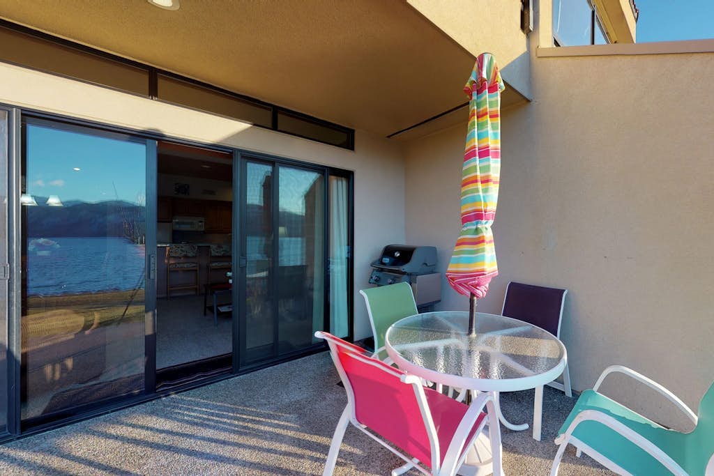 Condo on the Lake with Mountain Views, Shared Pool and Hot Tub, and Tons More