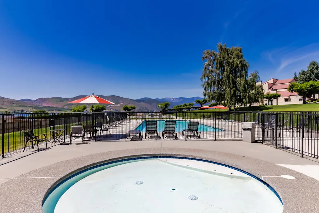 Lake Chelan Shores - Canoe Fancy #11-2