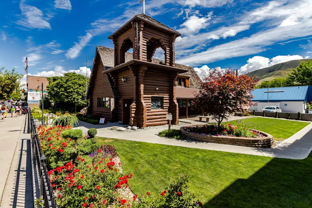 Lake Chelan Shores - Canoe Fancy #11-2